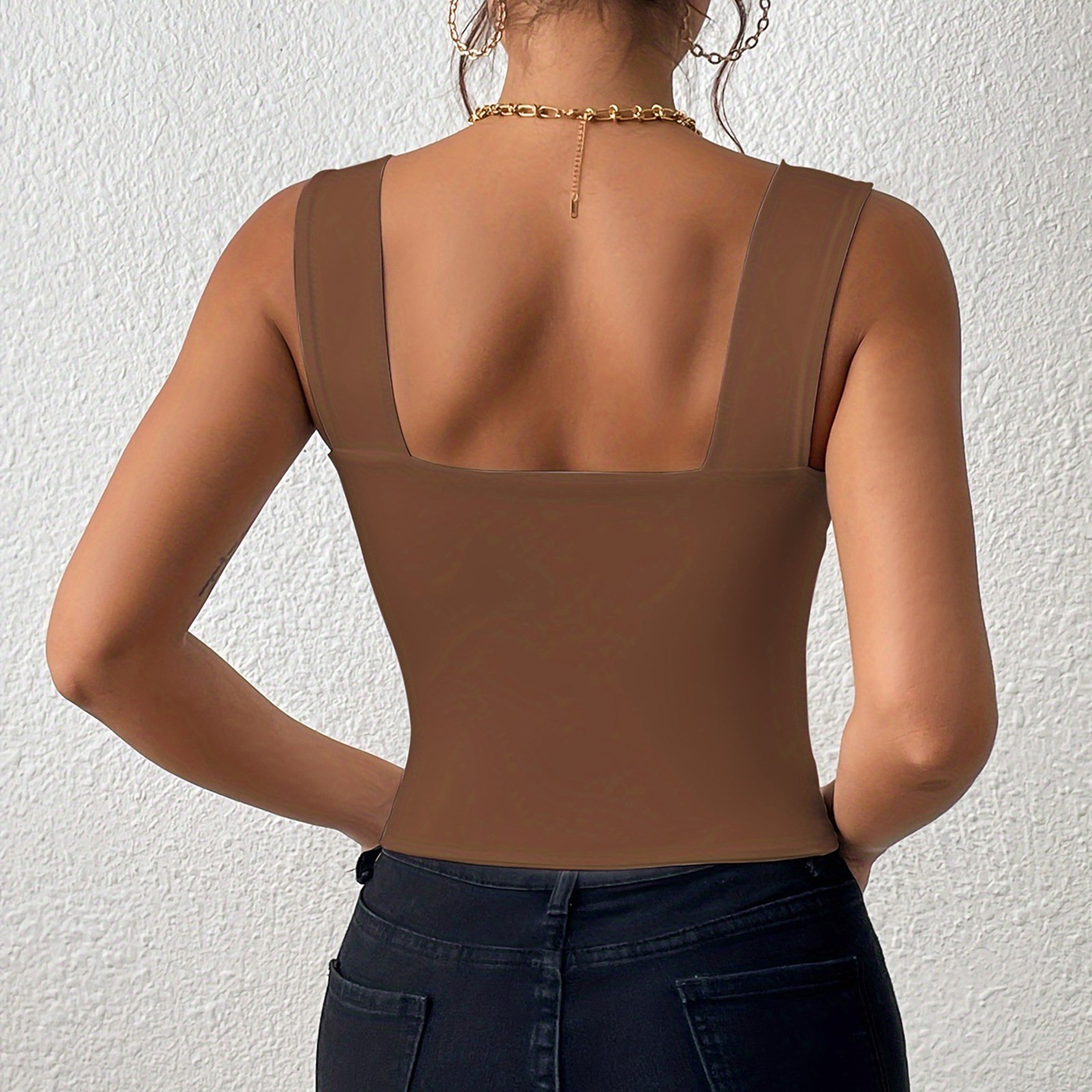thumbnail image 4 of Camiseta sin mangas ajustada con tirantes anchos para mujer: camiseta sexy sin mangas de punto, mezcla de poliéster para el verano, 4 of 4